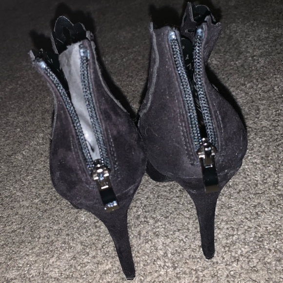 Paprika Women’s Flower Design Ankle CoverIng Heels - Picture 4 of 8